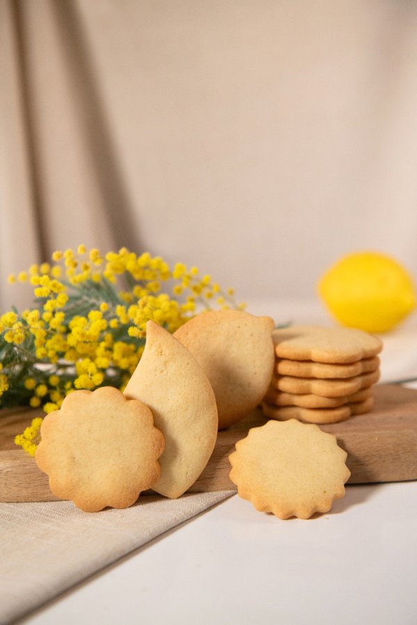 La Fête du Mimosa à Mandelieu-la-Napoule — nos biscuits aux couleurs de l'Estérel
