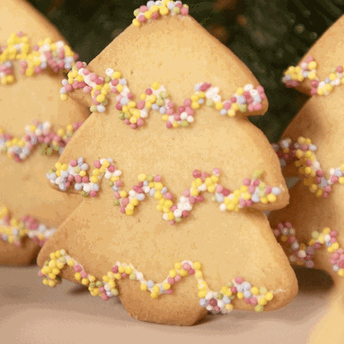 Sapins de Noël au citron décorés de perles en sucre